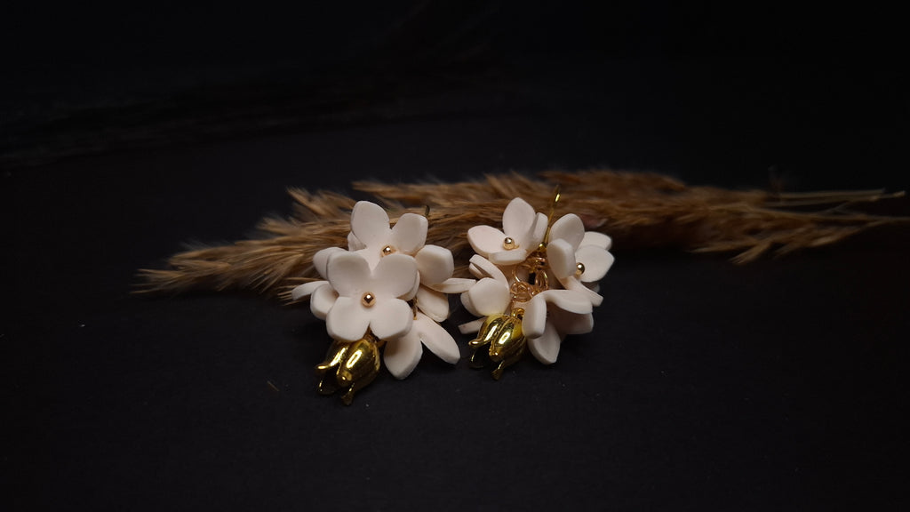 Flower dangles big