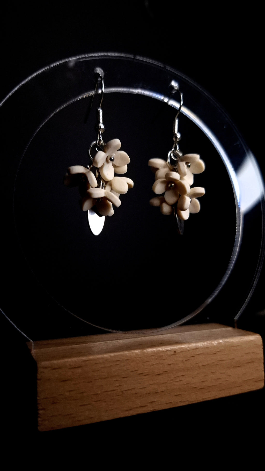 Flower dangles small