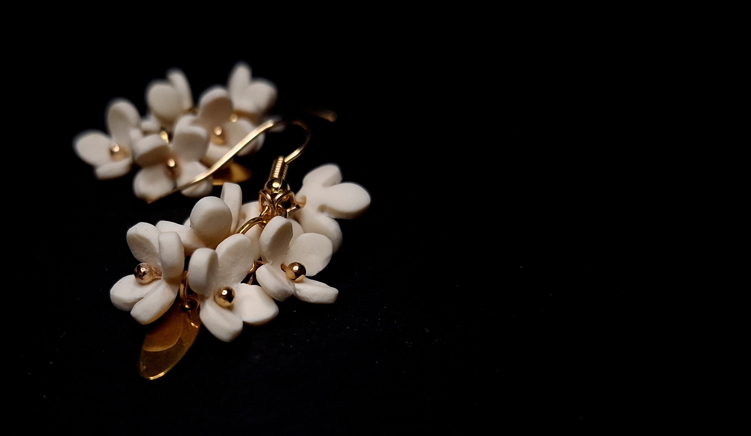 Flower dangles small