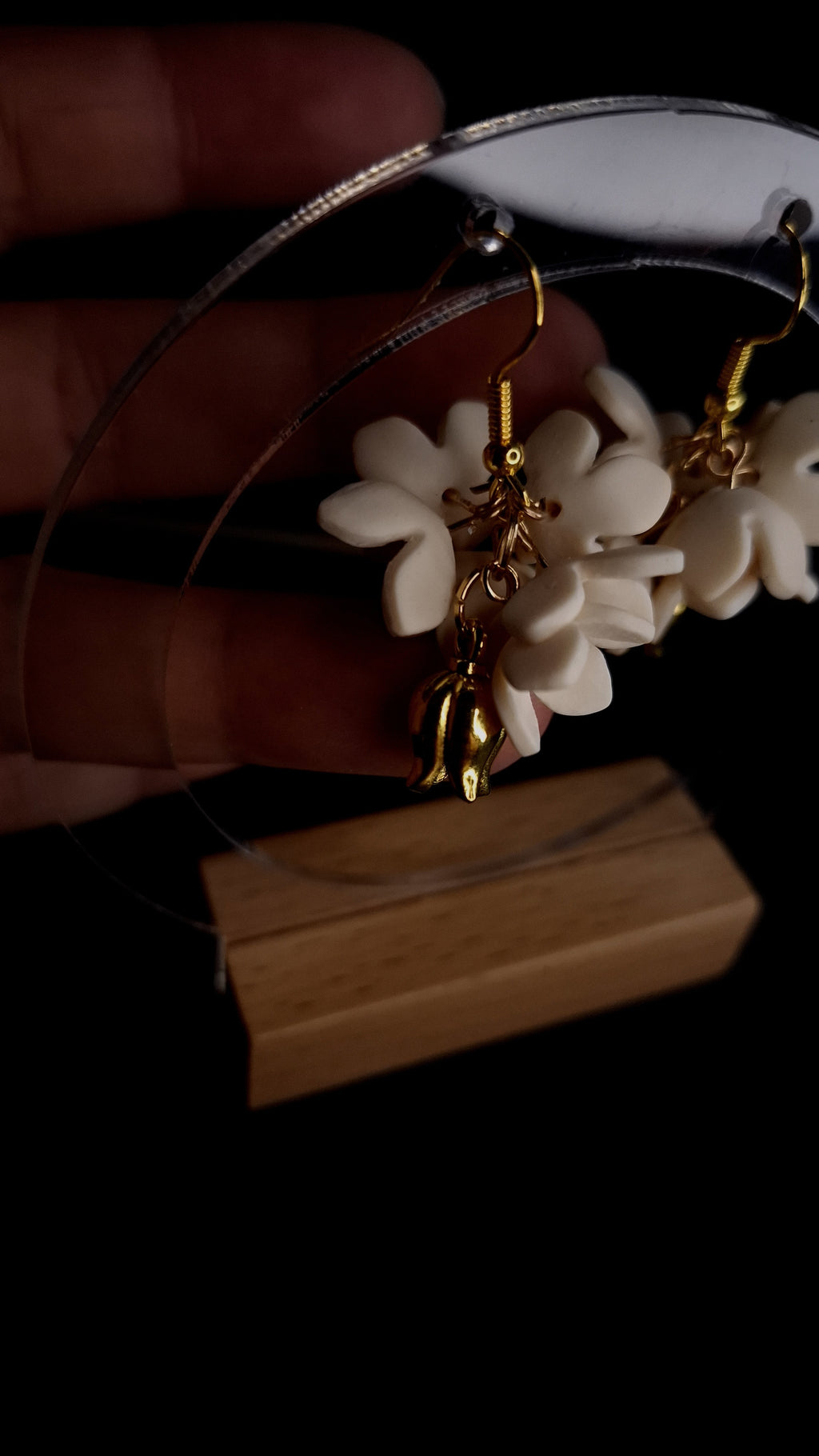 Flower dangles big