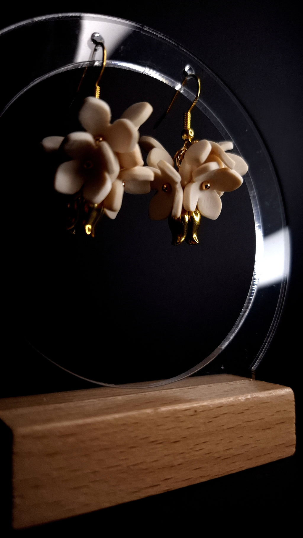 Flower dangles big