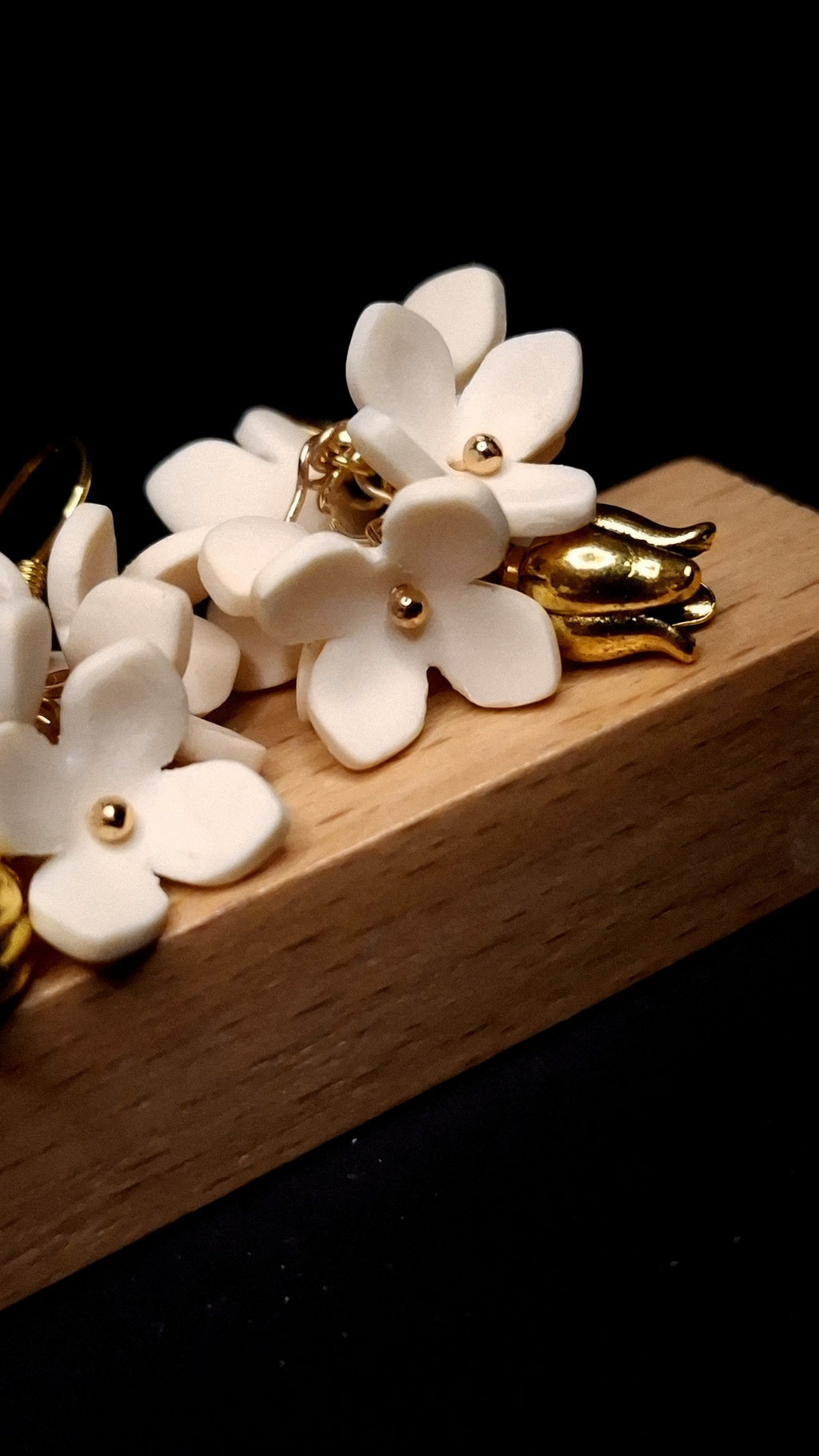 Flower dangles big