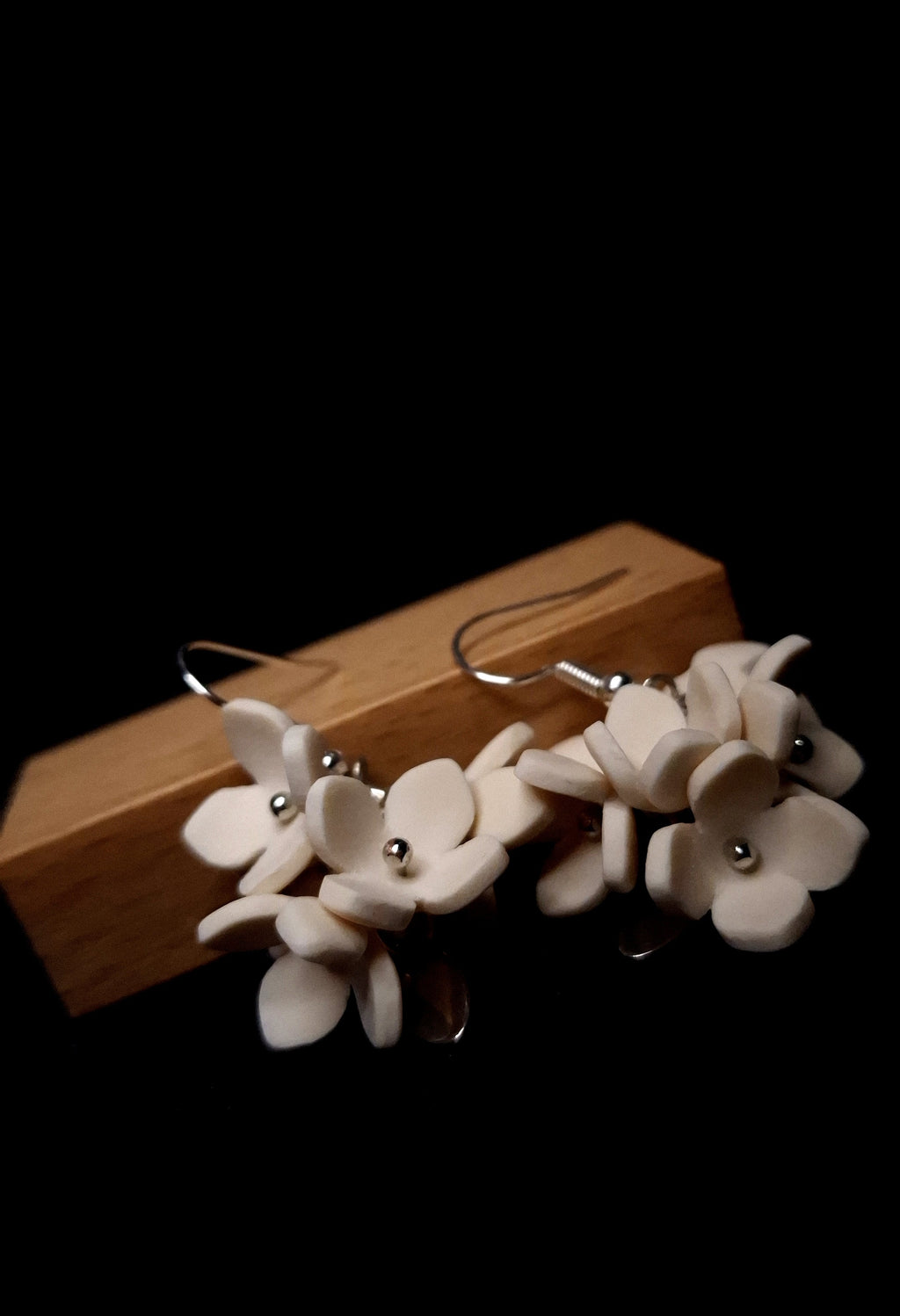 Flower dangles big